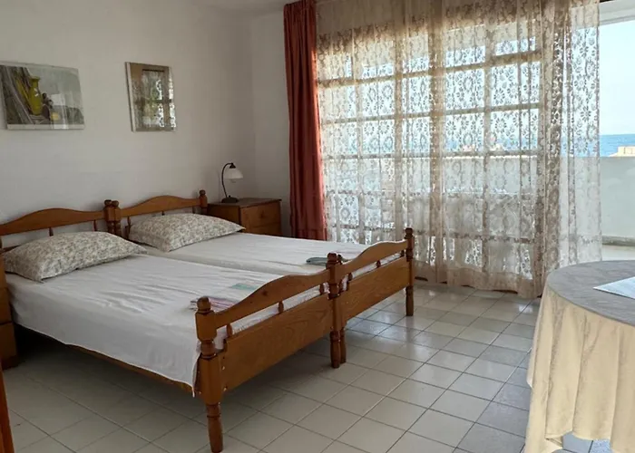 Obzor, Orkinos אובזור