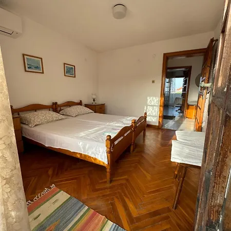 Obzor, Orkinos Apartament *