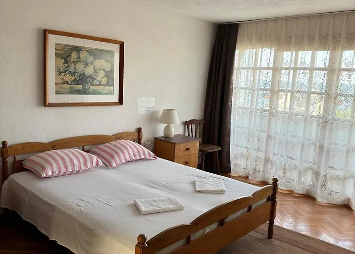 Obzor, Orkinos Apartman